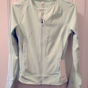 LULULEMON NWT Nulux UVP running jacket Mint color, size 6